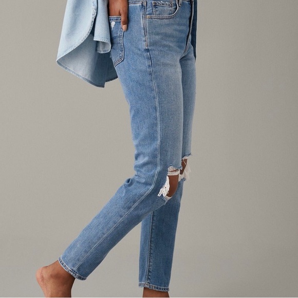 AE ripped mom jean, size 4 - Picture 6 of 6